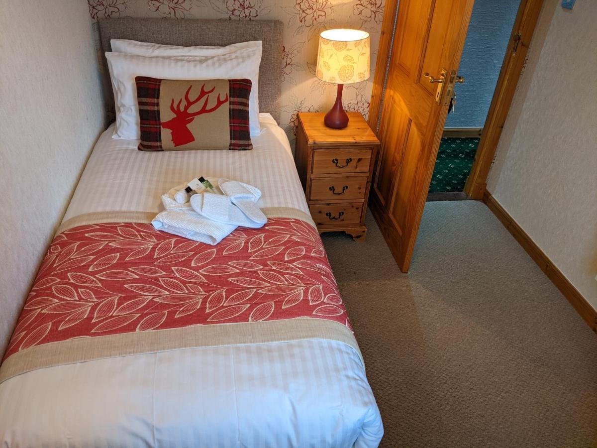 โฮมาเจนท์ เบด แอนด์ เบรกฟาสต์ Bed & Breakfast รอยบริดจ์ ภายนอก รูปภาพ